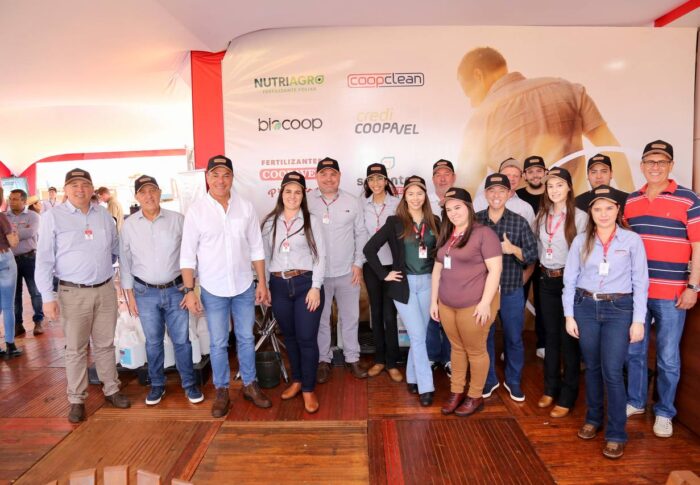 Em visita ao Show Rural, Beto reafirma compromisso com setor