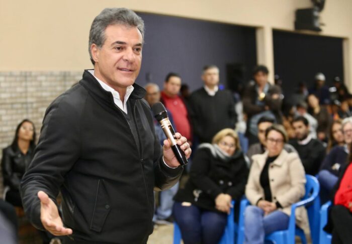 Richa se reúne com lideranças e visita Cine Teatro Ouro Verde