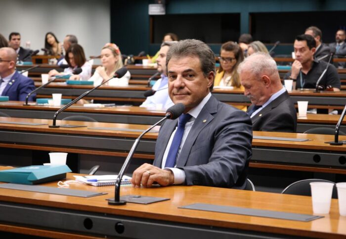 Inteligência Artificial anuncia Beto Richa como deputado federal