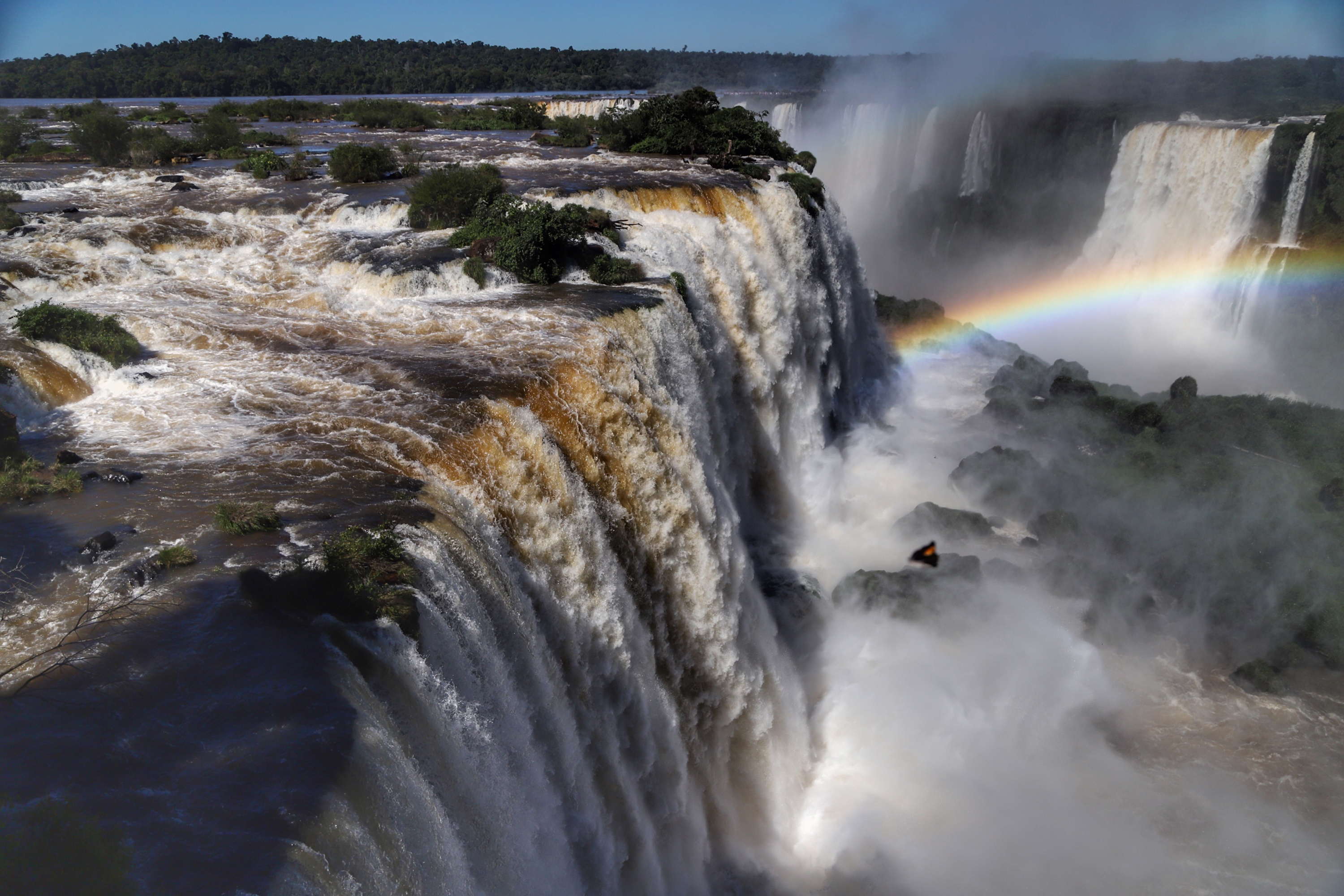 Projeto de Beto Richa declara Monumento Nacional  as Cataratas do Iguaçu